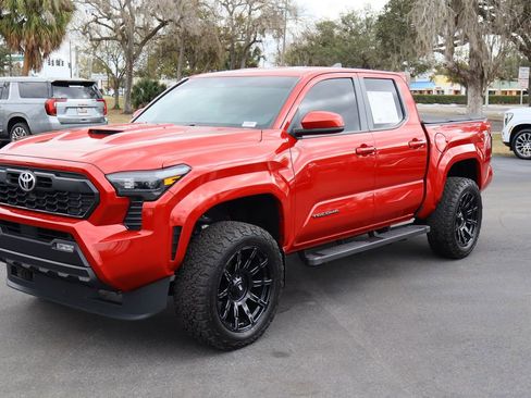 Used 2024 Toyota Tacoma TRD Sport image 4