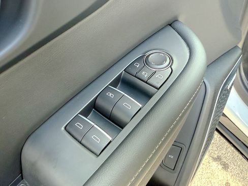 Certified 2025 Buick Enclave Sport Touring image 16