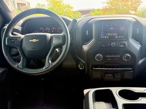 Used 2026 Chevrolet Silverado 1500 Custom AWD/4WD image 18