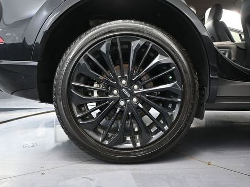 Used 2025 Lincoln Corsair Reserve w/ Jet Appearance Package image 16