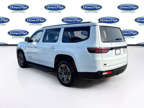 Used 2024 Jeep Wagoneer Series II w/ Flexible Seating Group RWD image 5