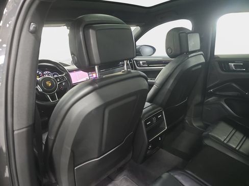Used 2020 Porsche Cayenne E-Hybrid Coupe AWD/4WD image 10