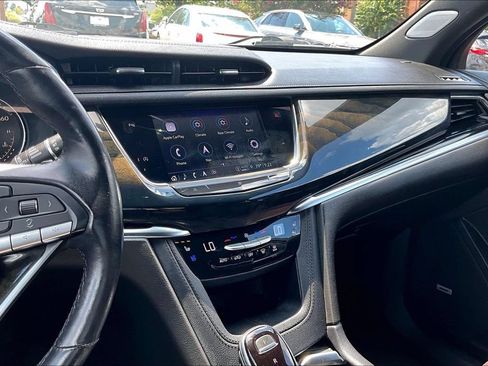 Used 2021 Cadillac XT6 Premium Luxury AWD/4WD image 14