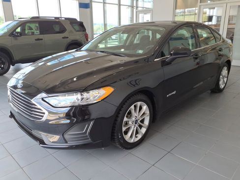 Used 2019 Ford Fusion SE FWD image 8