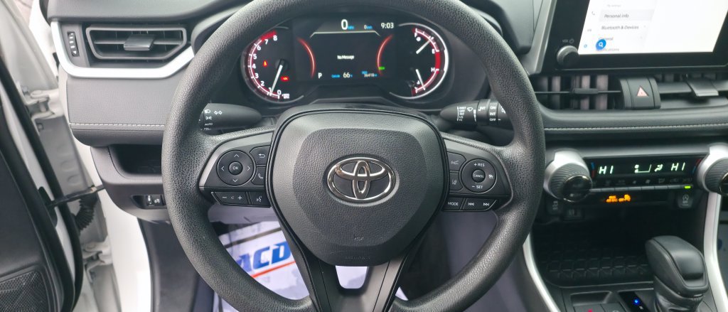 Used 2025 Toyota RAV4 XLE AWD/4WD image 20