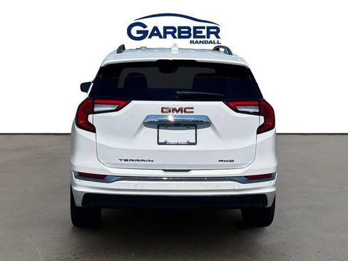 Used 2024 GMC Terrain Denali w/ Denali Premium Package AWD/4WD image 4