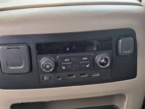 Used 2019 GMC Yukon SLT w/ Open Road Package image 16