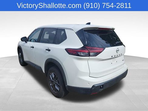 Used 2024 Nissan Rogue S AWD/4WD image 23