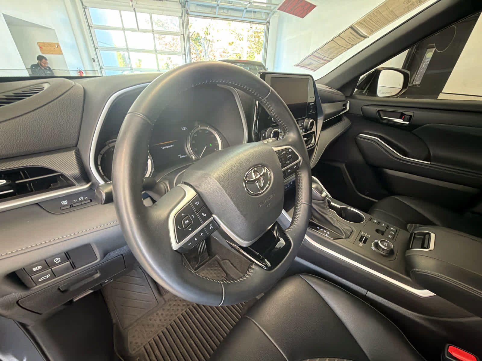 Used 2023 Toyota Highlander XSE AWD/4WD image 26