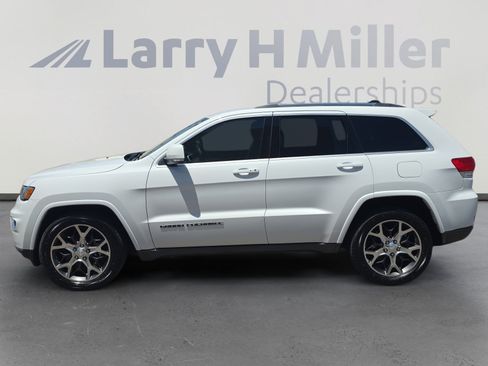 Used 2018 Jeep Grand Cherokee Limited AWD/4WD image 2