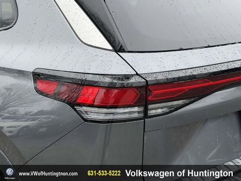 Certified 2025 Volkswagen Tiguan S image 9