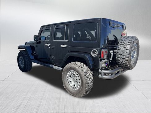 Used 2018 Jeep Wrangler Unlimited Sahara w/ Connectivity Group image 8