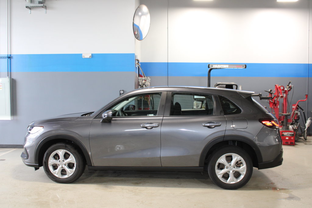 Used 2024 Honda HR-V LX image 9