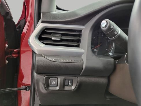 Used 2023 GMC Acadia SLT w/ Trailering Package image 11