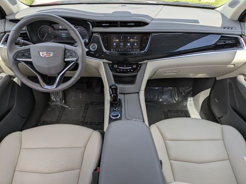 Used 2025 Cadillac XT6 Premium Luxury w/ LPO, Floor Liner Package FWD image 14