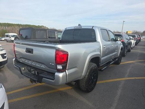 Used 2022 Toyota Tacoma SR5 w/ Technology Package image 3