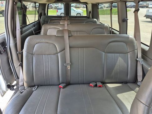 Used 2022 Chevrolet Express 3500 LS RWD image 26