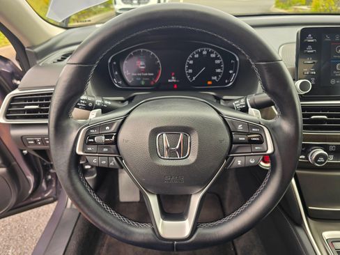 Used 2018 Honda Accord Touring image 13