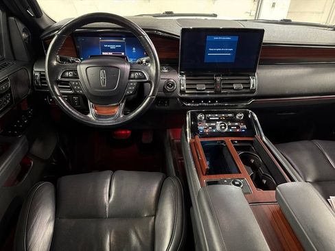 Certified 2022 Lincoln Navigator Reserve AWD/4WD image 8