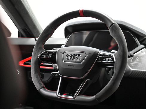 Used 2023 Audi RS e-tron GT image 9