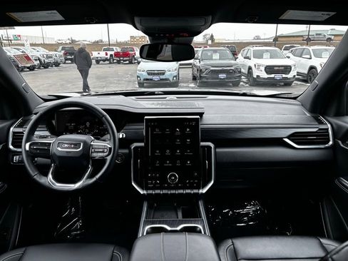 Used 2025 GMC Acadia Elevation w/ Elevation Premium Package image 19