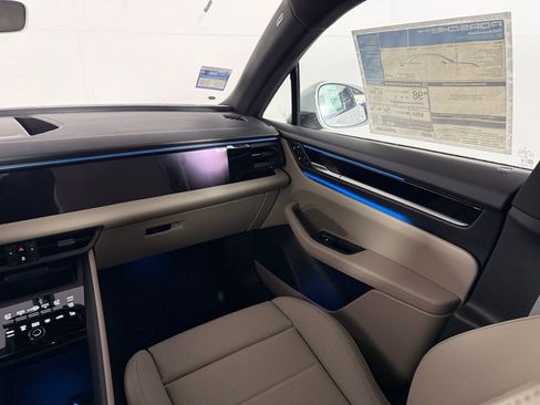 New 2025 Porsche Macan 4 Electric image 21