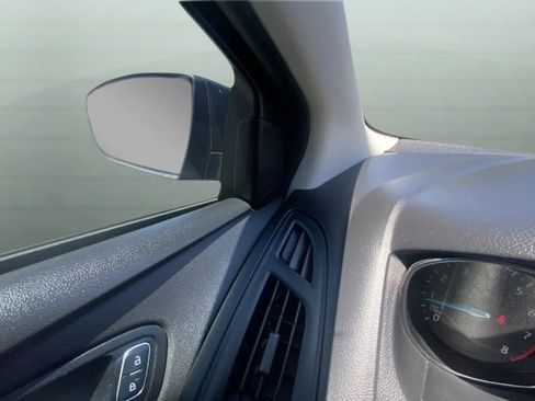Used 2015 Ford Focus SE FWD image 14