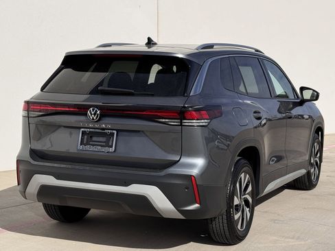 Used 2025 Volkswagen Tiguan S image 4