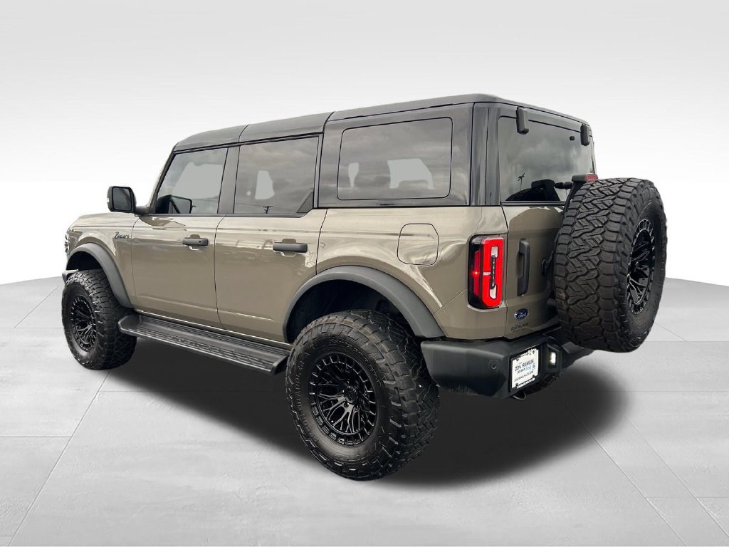 Used 2025 Ford Bronco Outer Banks AWD/4WD image 3
