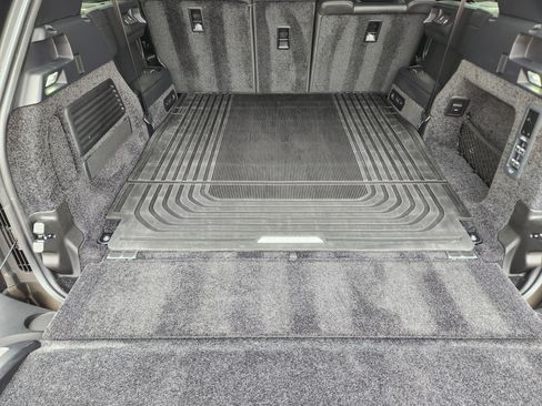 Certified 2025 Land Rover Range Rover Long Wheelbase Autobiography image 34