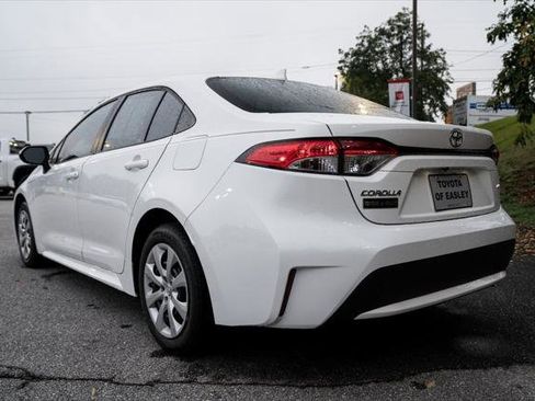 Certified 2022 Toyota Corolla LE image 5