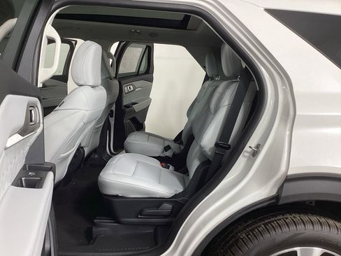 New 2026 Ford Explorer Platinum w/ LUX Leather Package AWD/4WD image 15