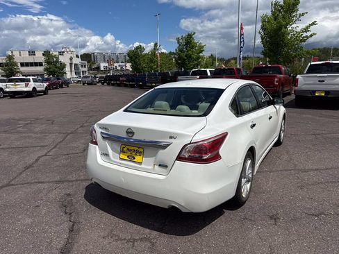 Used 2013 Nissan Altima 2.5 SV FWD image 6