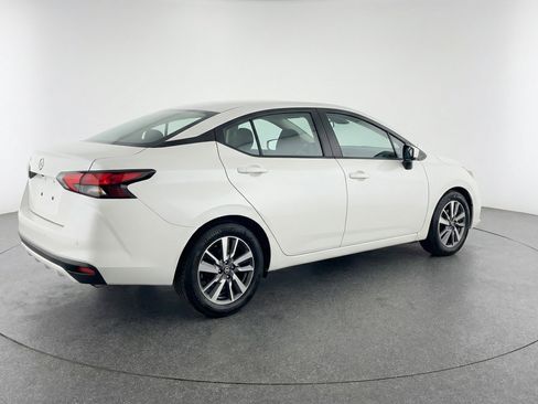 Used 2025 Nissan Versa SV image 9