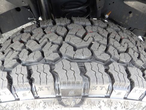 Used 2023 RAM 2500 Big Horn w/ Level 1 Equipment Group AWD/4WD image 62