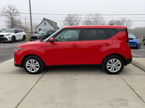 Used 2022 Kia Soul LX image 6