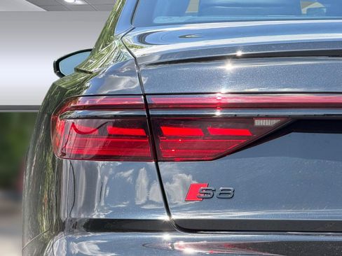 Used 2023 Audi S8 AWD/4WD image 32