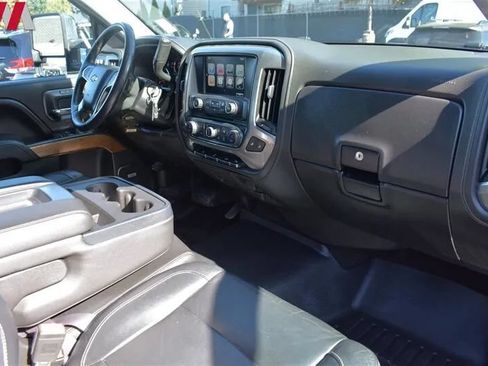 Used 2016 Chevrolet Silverado 1500 LTZ w/ LTZ Plus Package AWD/4WD image 11