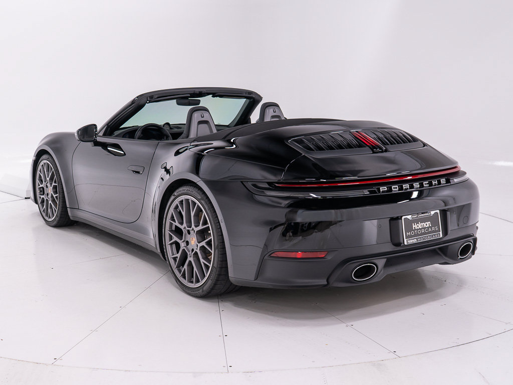 Used 2025 Porsche 911 Carrera RWD image 3