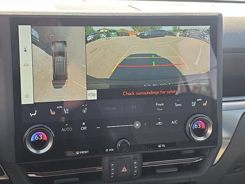 Used 2024 Lexus GX 550 w/ Accessory Package (2T) AWD/4WD image 27