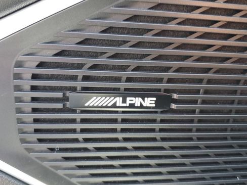 Used 2024 Jeep Wagoneer L Series II w/ Flexible Seating Group RWD image 24