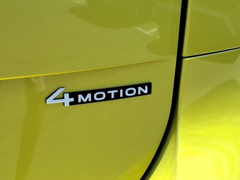 New 2025 Volkswagen ID. Buzz Pro S Plus AWD/4WD image 10