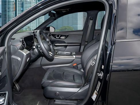 Used 2024 Mercedes-Benz GLC 43 AMG 4MATIC image 16