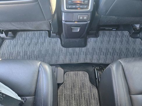 Used 2022 Subaru Ascent Limited w/ Technology Package image 35