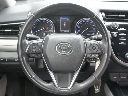 Used 2020 Toyota Camry SE image 17
