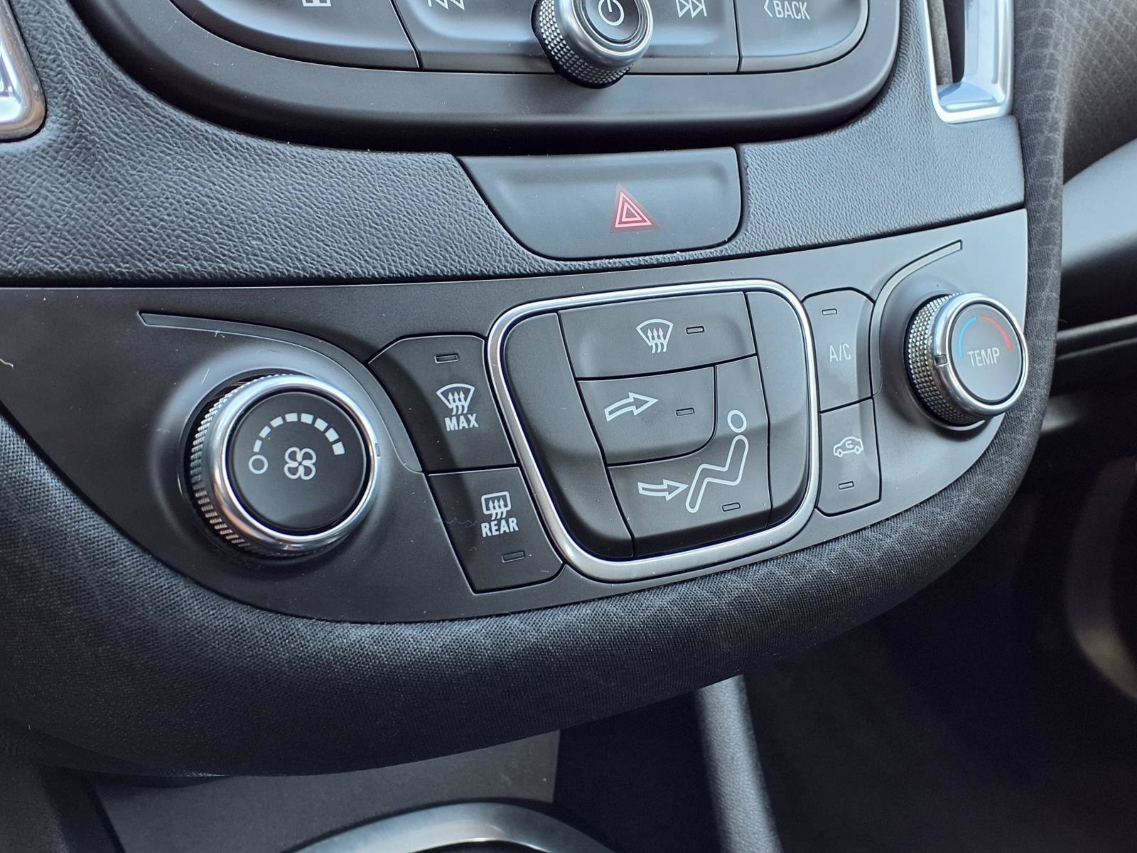 Used 2018 Chevrolet Malibu LT FWD image 24