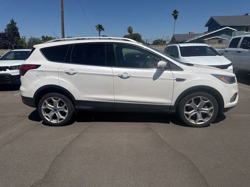 Used 2019 Ford Escape Titanium AWD/4WD image 2
