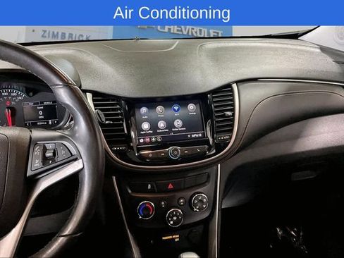 Used 2020 Chevrolet Trax LT w/ LT Convenience Package AWD/4WD image 12