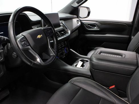 Used 2023 Chevrolet Suburban Premier AWD/4WD image 23