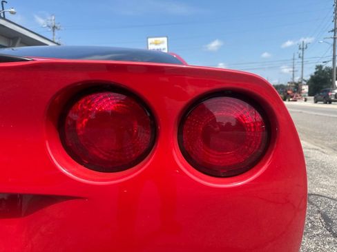 Used 2008 Chevrolet Corvette Coupe w/ Preferred Equipment Group RWD image 18